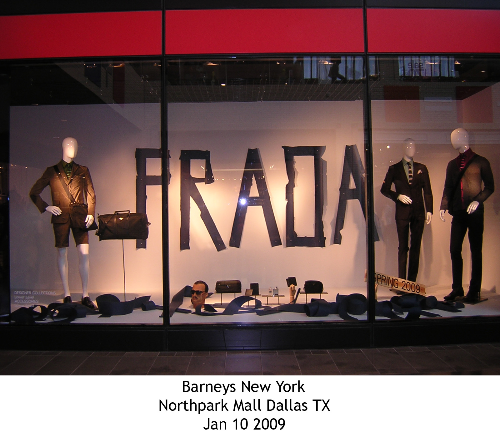 Store Windows in Dallas: Barneys New York