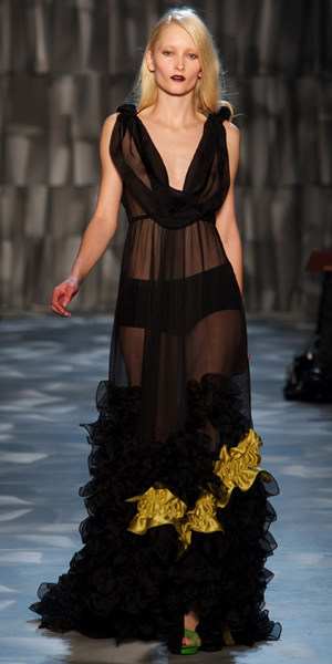 Moschino Cheap & Chic Fall 2009: Unbuckle Up with Ruffles