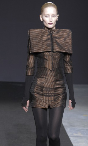 Bruno Pieters Fall 2009: The Eighties Girl is a Square