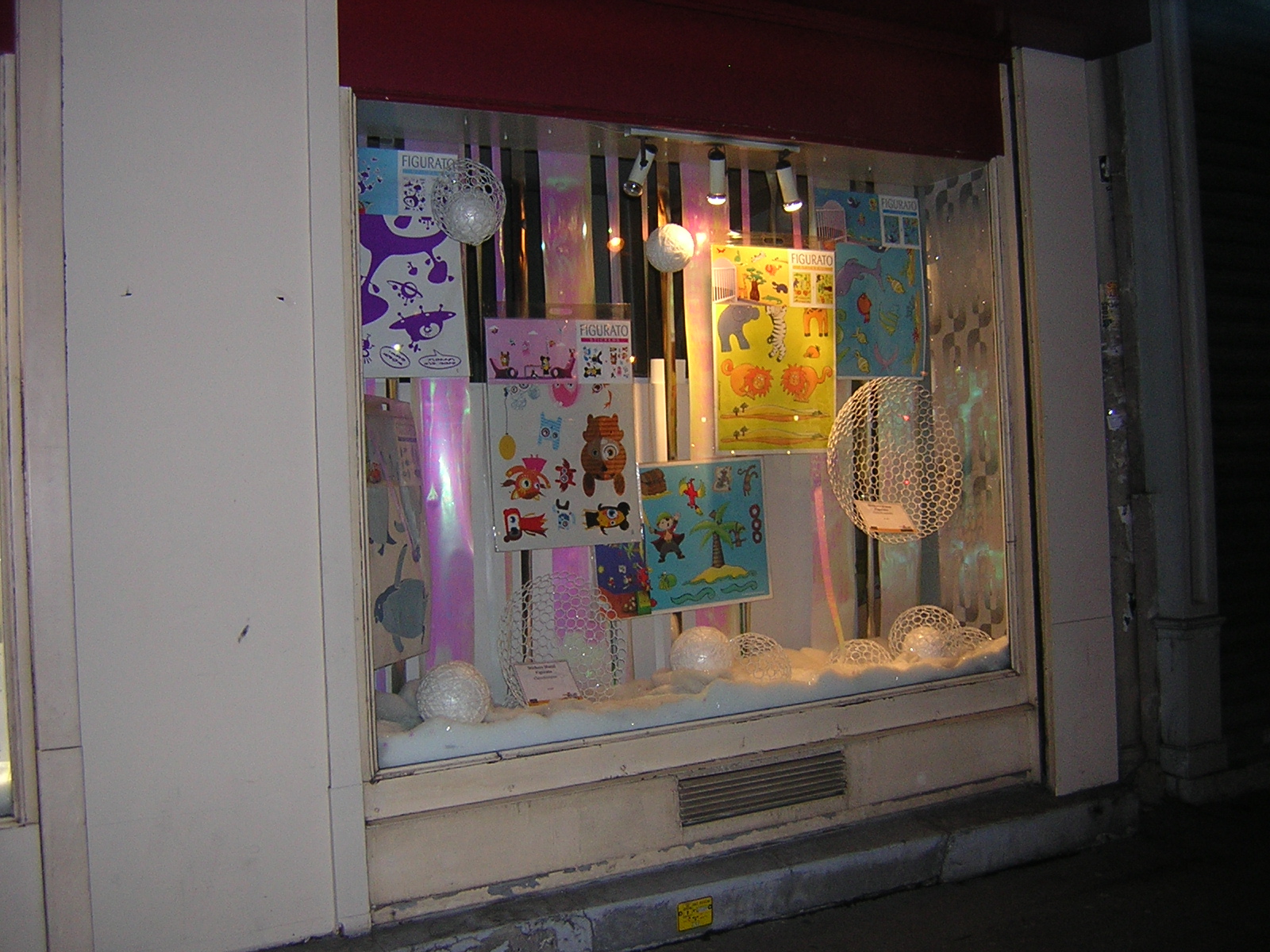 Store Windows in Paris: Le Plaisir de Creer