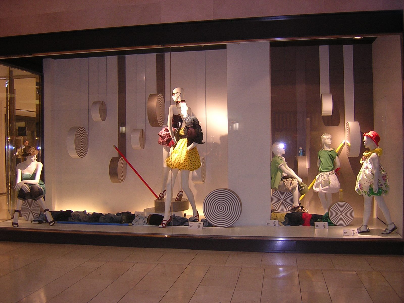 Store Windows in Galleria Dallas: Clean to the Point of Sterile