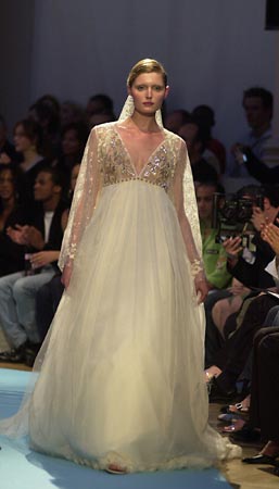 Georges Hobeika Haute Couture Fall 2004: Knocking on the Chambre’s Door