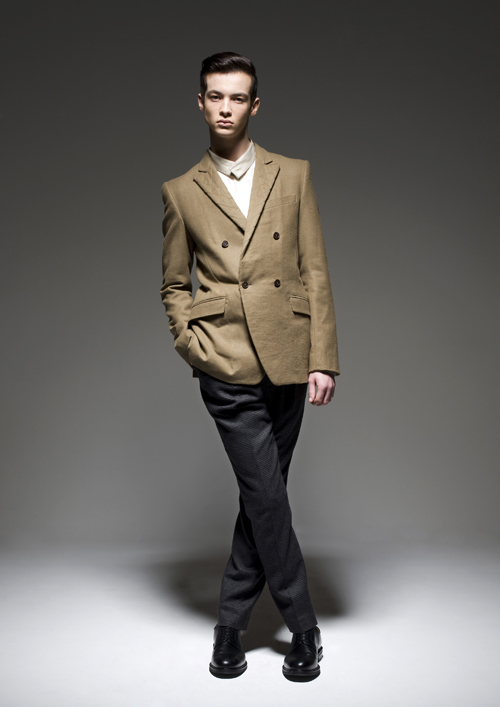 A.Hallucination Fall 2010: Presenting the new English Dandy