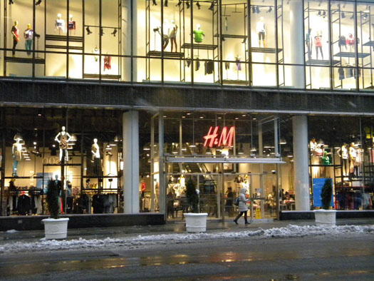 Store Windows in New York: H&M