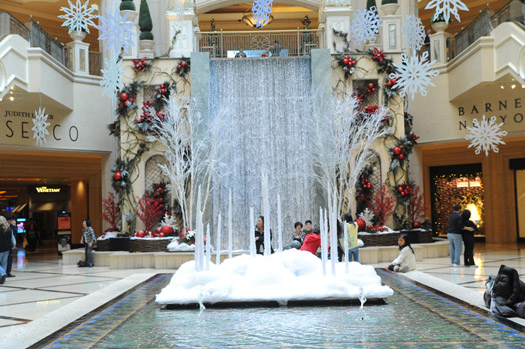 Christmas Display in Las Vegas: Palazzo Waterfall Atrium