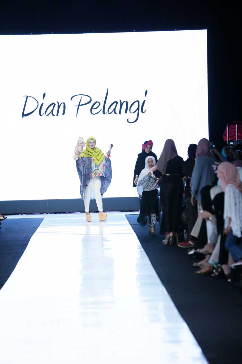 Jakarta Fashion Week 2014: Dian Pelangi