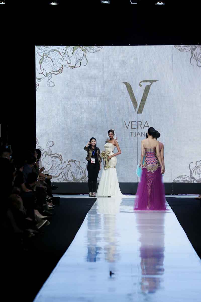 Jakarta Fashion Week 2014:  Vera Jan for Abineri Ang atelier et createur de mode