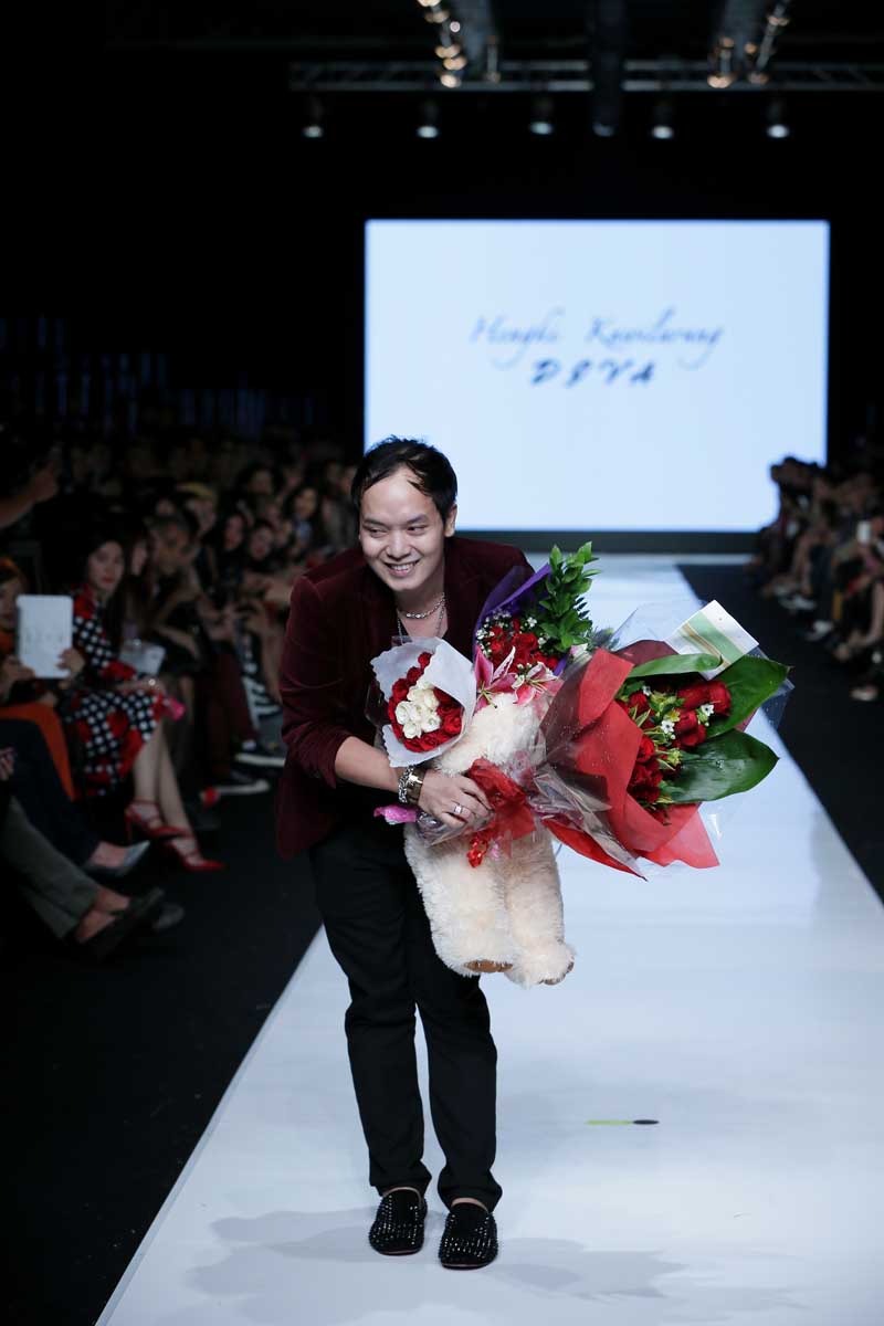 Jakarta Fashion Week 2014: Hengki Kawilarang