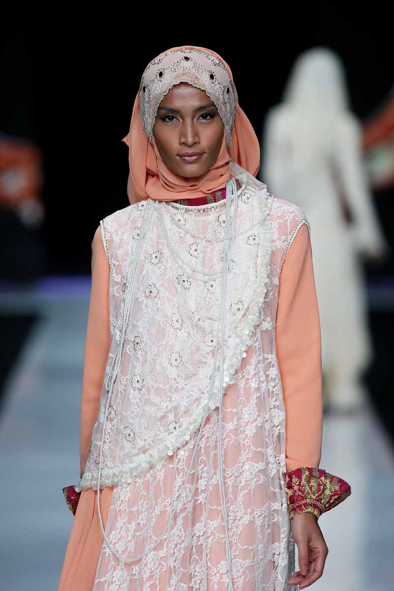Jakarta Fashion Week 2014: Merry Pramono