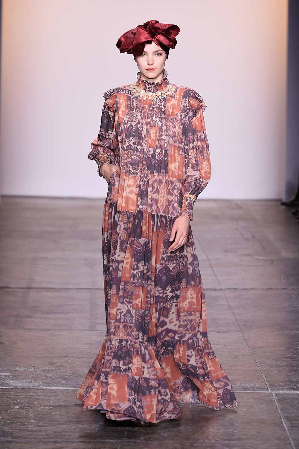 Itang Yunasz Fall 2019: Batik Chic #NYFW - FashionWindows Network