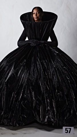 Naomi Campbell Balenciaga Couture 2022