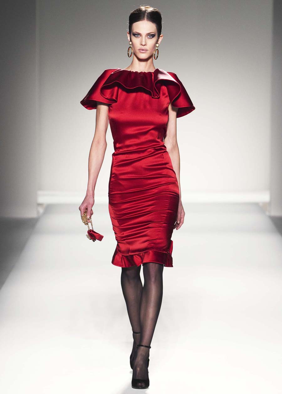 moschino | Fashion, Red dress, Ready to wear